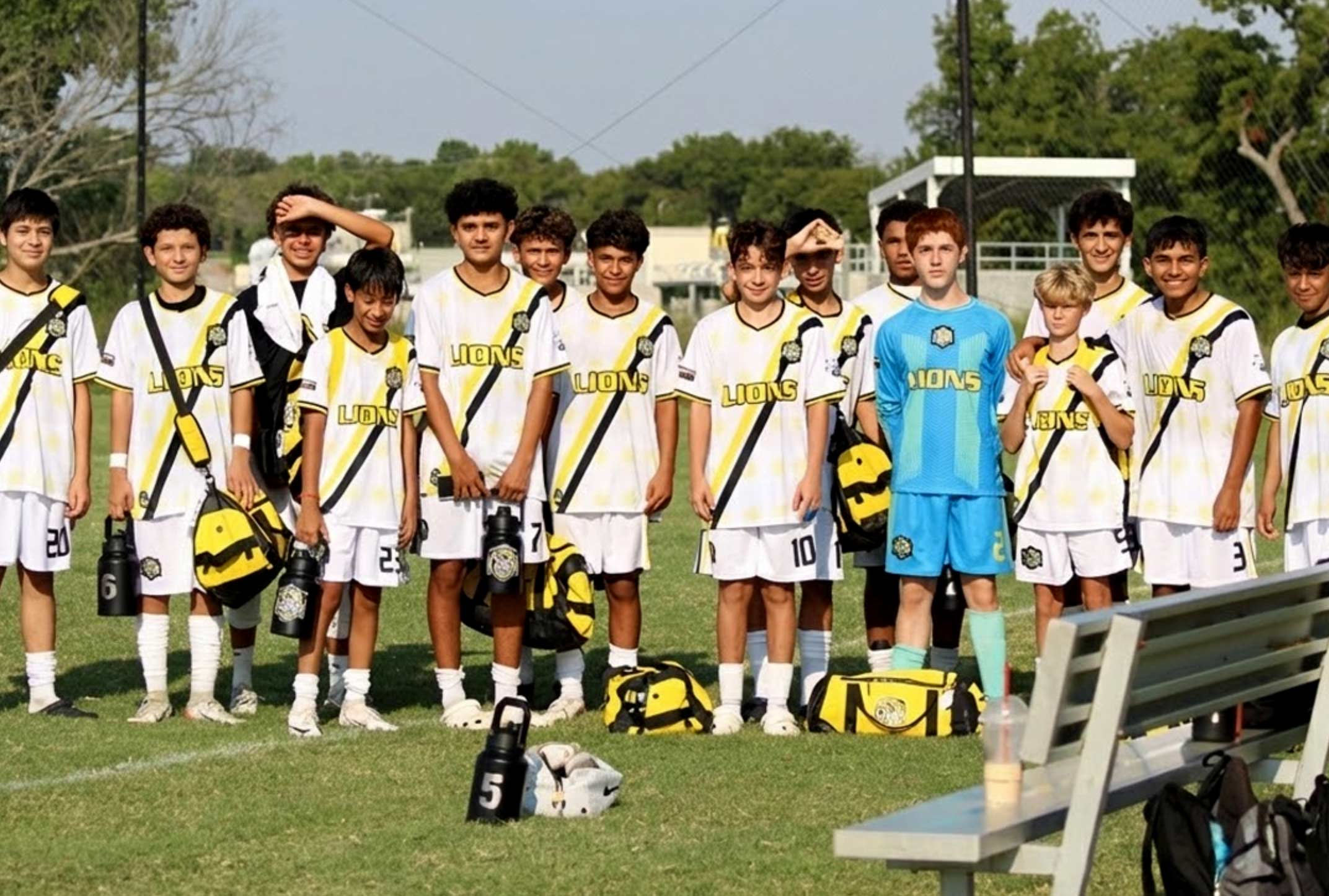 LIONS FC / UNIFORMES VISITANTE