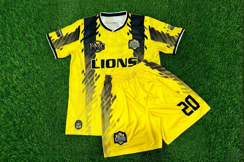 LIONS FC / UNIFORMES LOCAL
